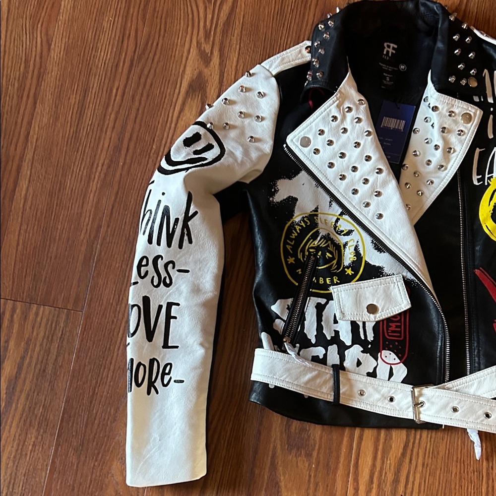 NWT RedFox Black White Graffiti Studded Moto Cropped Faux Leather Jacket Size S - Picture 7 of 14